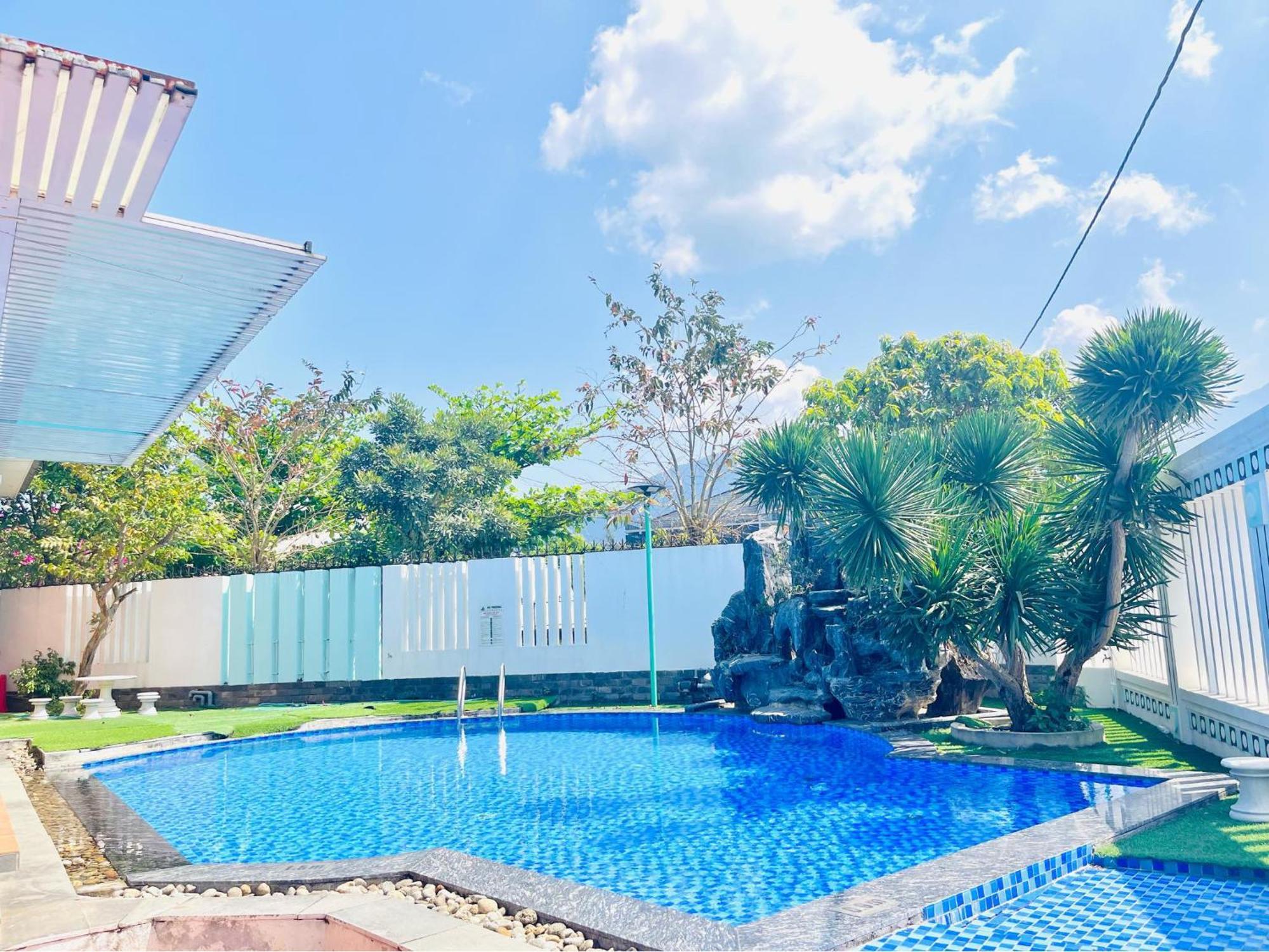 B&H Villa - Villa Has Swimming Pool Lang Co Bagian luar foto