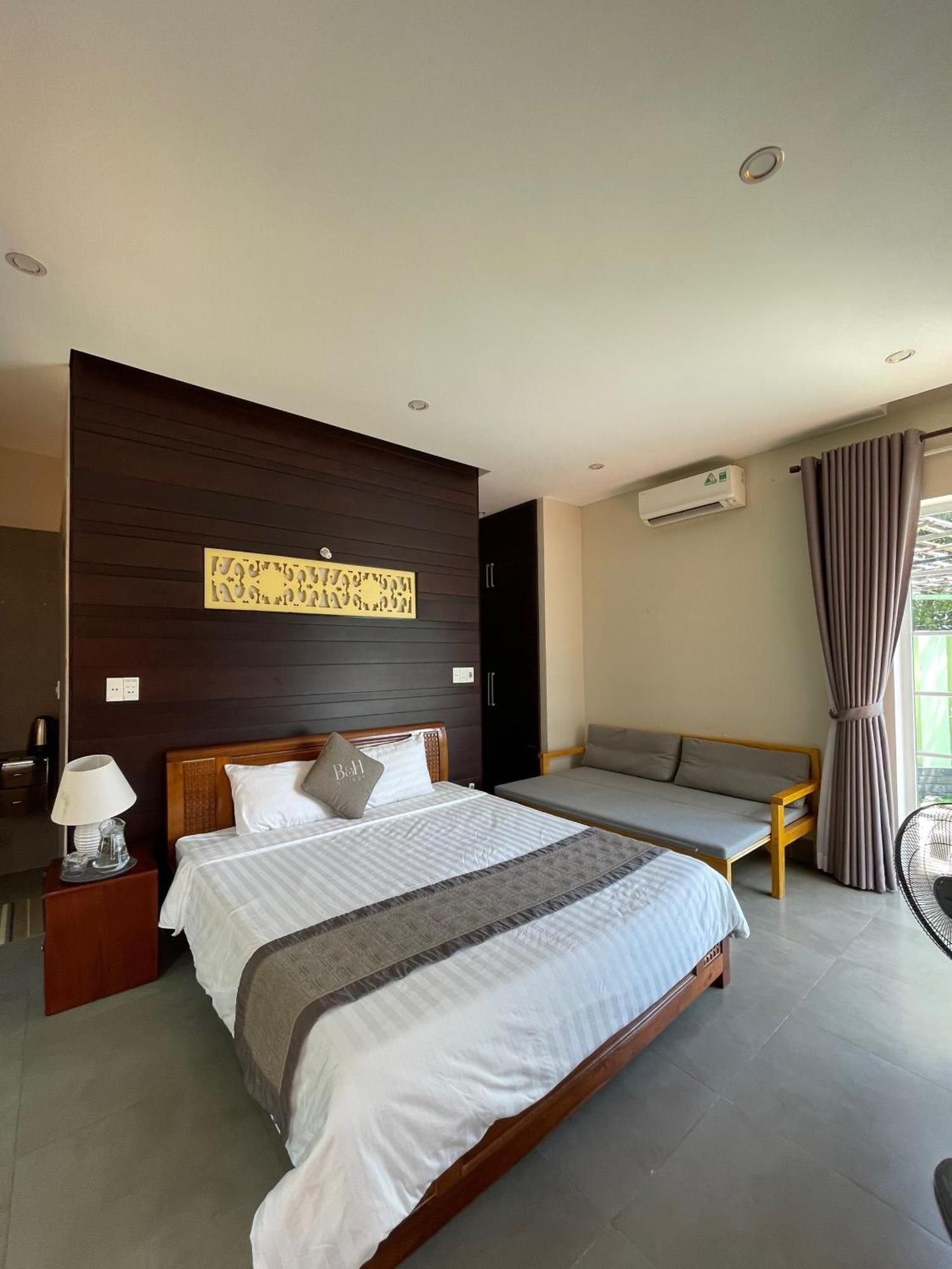 B&H Villa - Villa Has Swimming Pool Lang Co Bagian luar foto